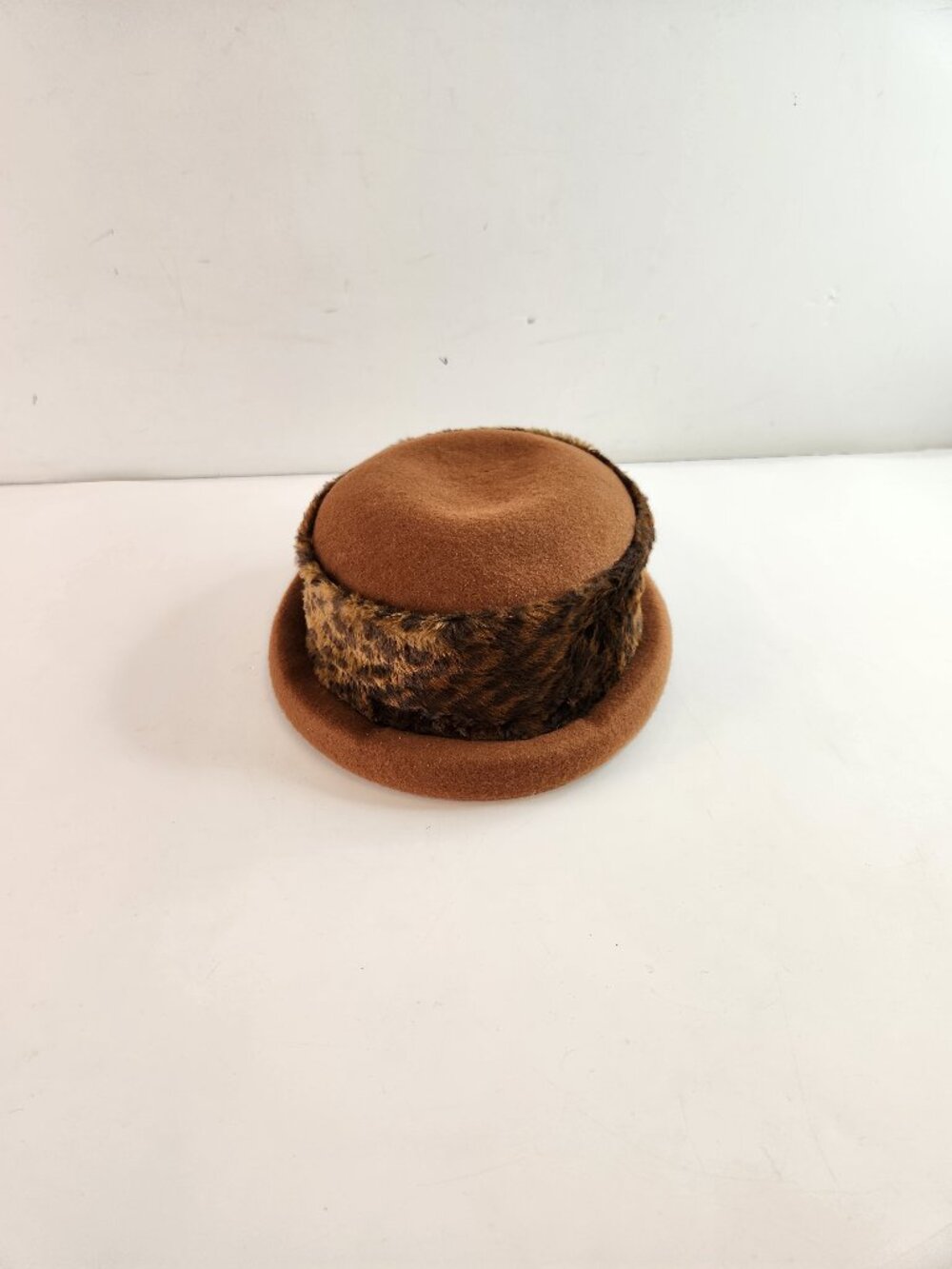Boutique Kate's Canada Brown Felt Hat w/ Leopard Print Faux Fur Vintage